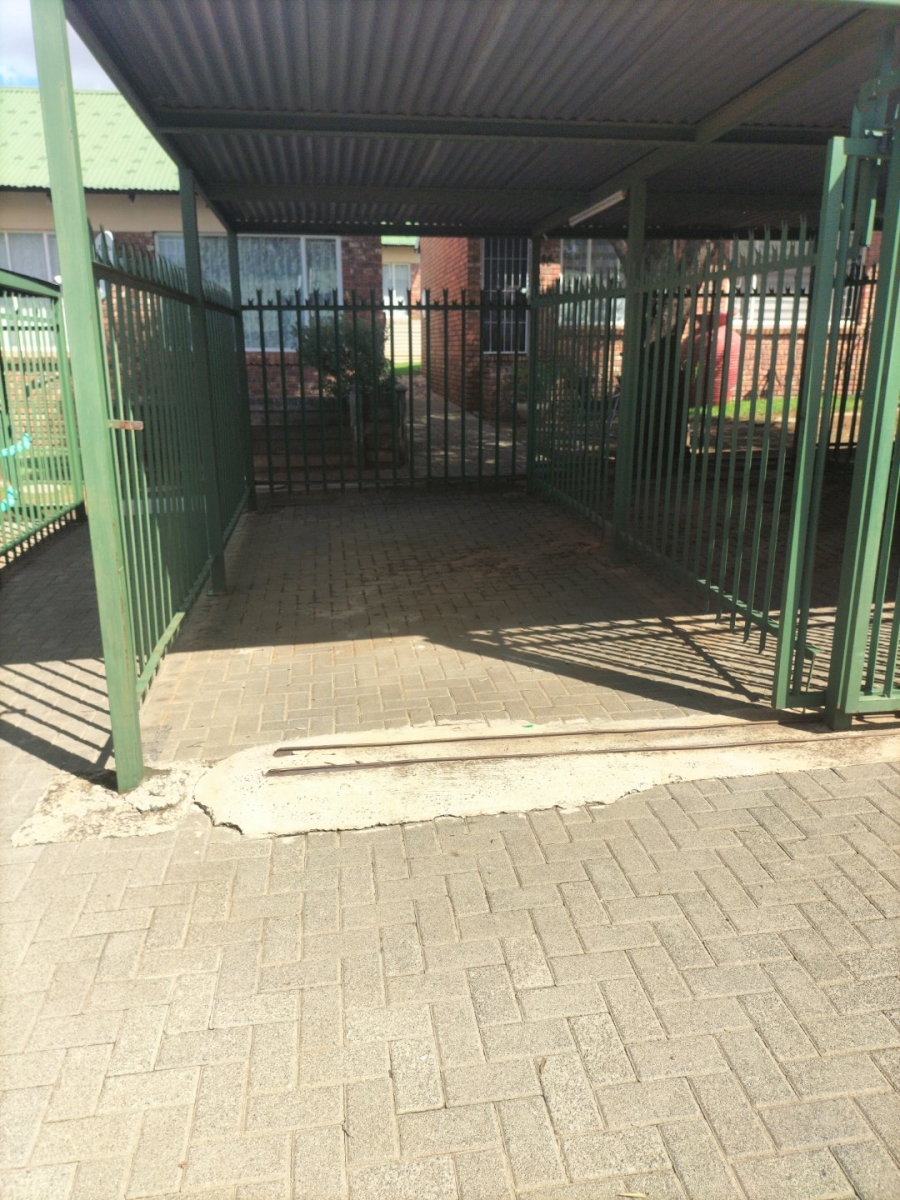 2 Bedroom Property for Sale in Uitsig Free State